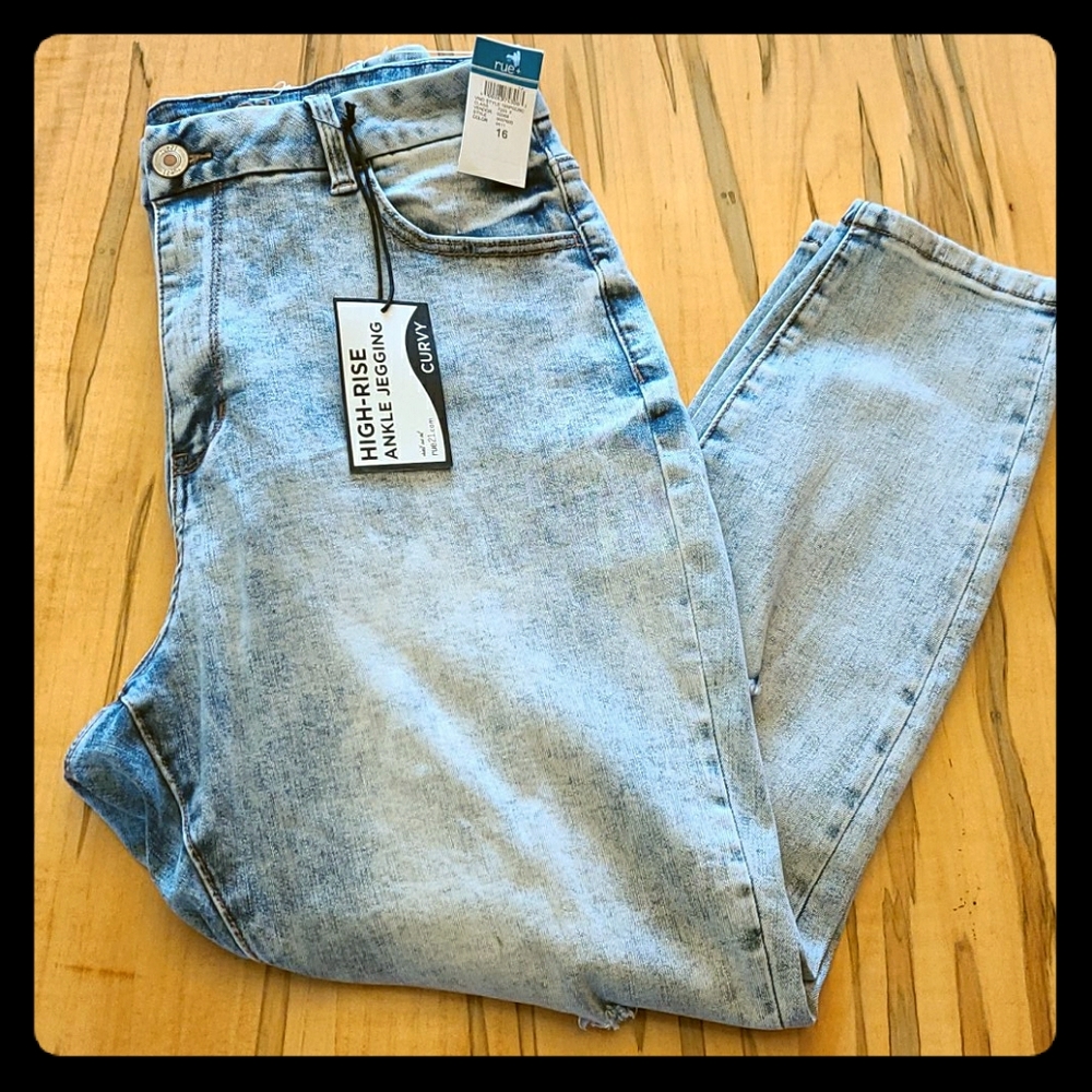 NWT Rue21 Curvy High-Rise Ankle Jegging, 16